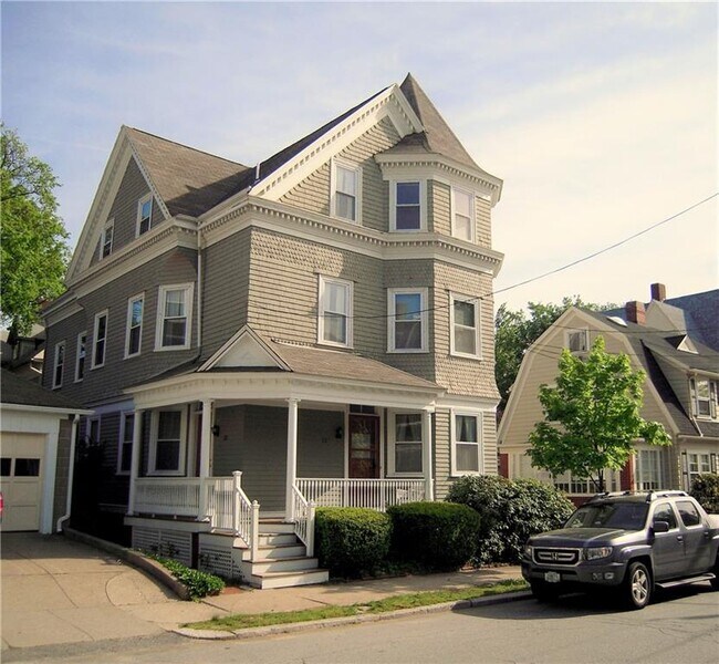 Building Photo - 10-12 Adelphi Ave