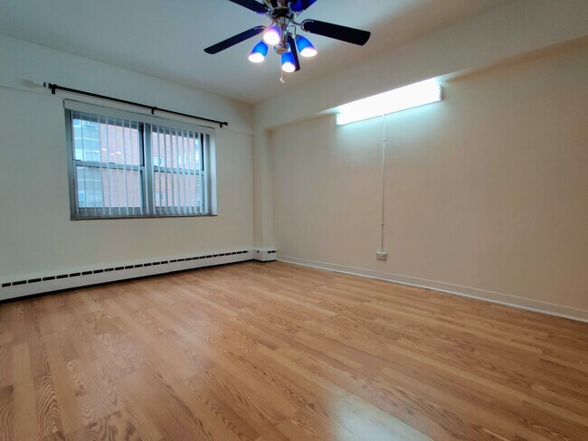Building Photo - 4980 N Marine Dr