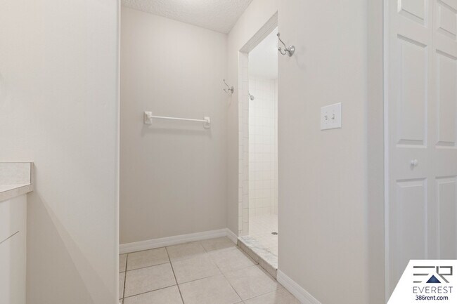 Building Photo - 25 Port Royal Dr