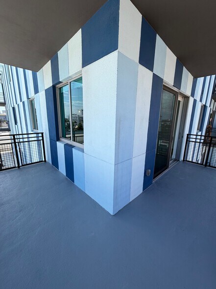 Building Photo - 147 NW 32nd St