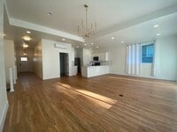 Building Photo - Mead School District-Upper unit Duplex 3 beds,2 bath Available June 10th