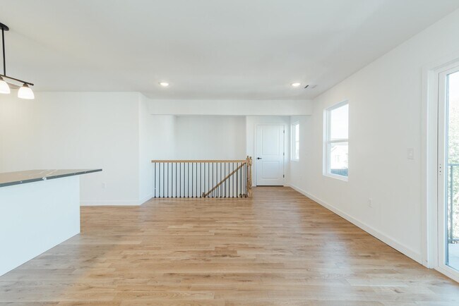 Building Photo - 746 Seaport Dr.