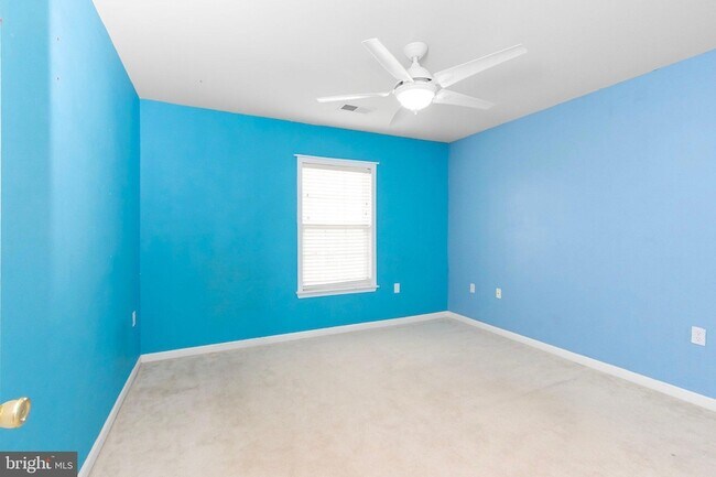 Building Photo - 32 Lofting Ln