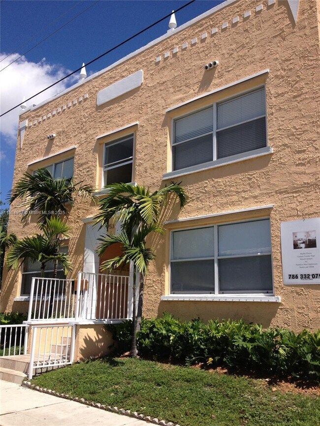 Primary Photo - 953 SW 10th St