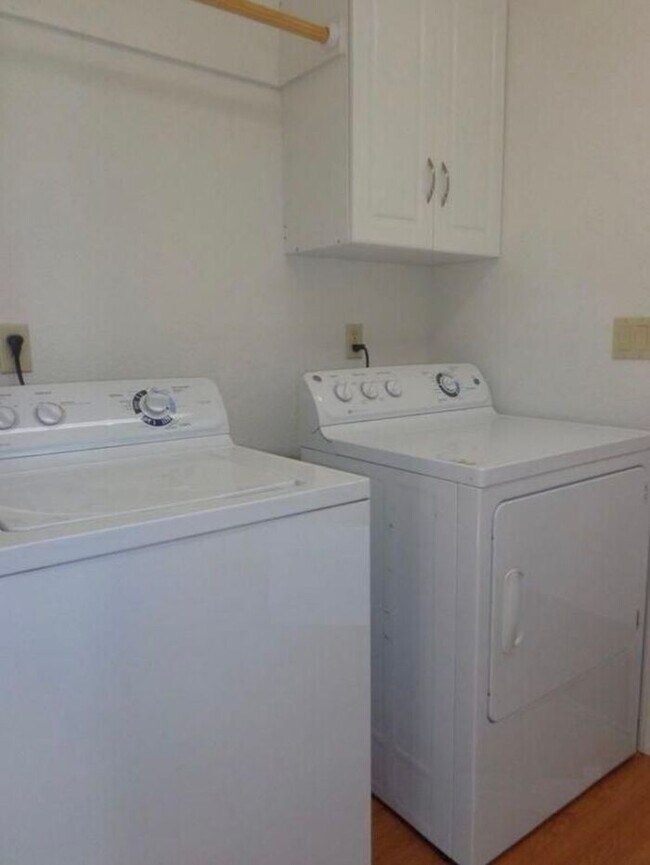 Building Photo - 3200 Fairlands Ct