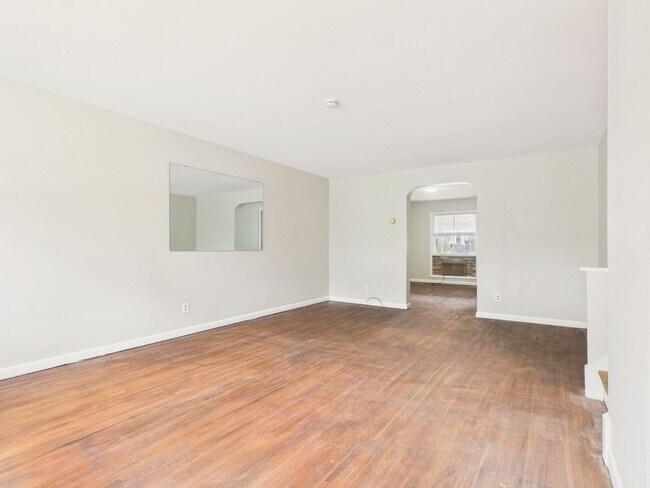 Building Photo - 3 Bedroom in Harrisburg