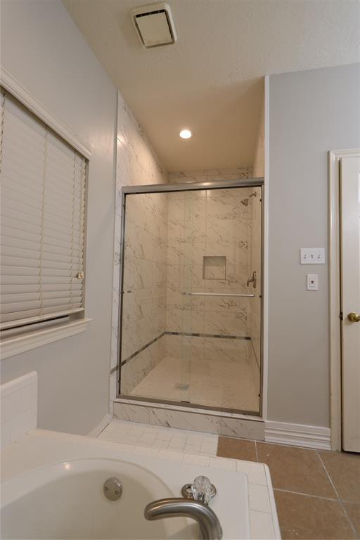 Building Photo - 13607 Robin Hill Ct