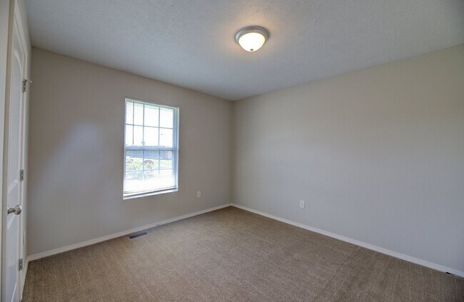 Building Photo - 3 Bedroom in Republic!