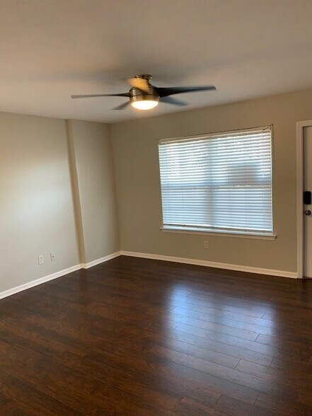 Building Photo - 131 Gwyn Dr