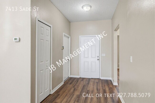 Building Photo - 7413 Sade St