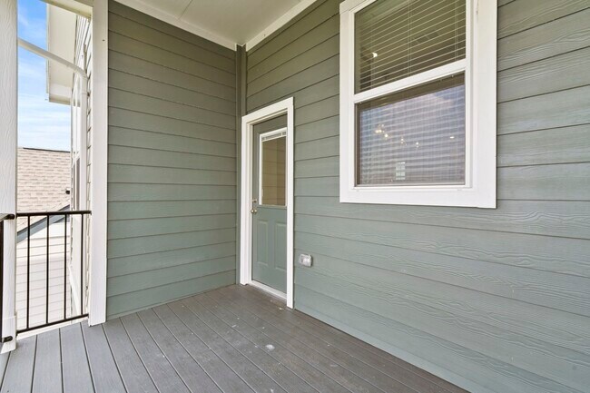 Building Photo - 21118 Garden Palm Dr