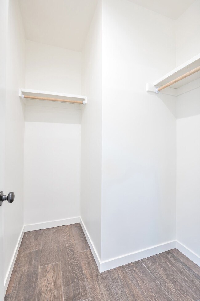 Building Photo - Newer Garfield District Duplex now available!