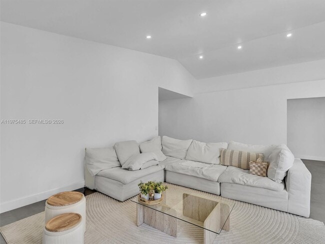 Building Photo - 4962 SW 32nd Way