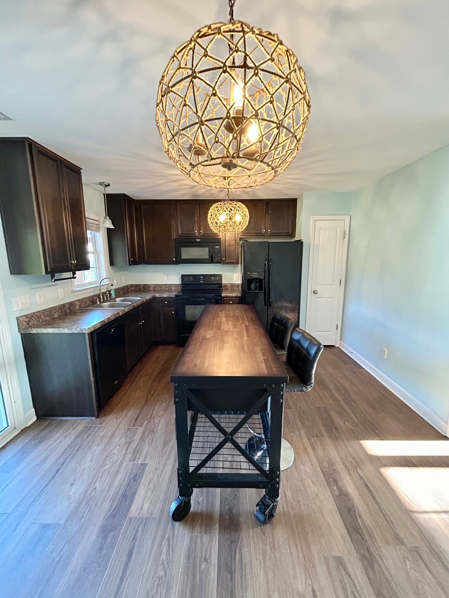 Building Photo - 301 Kraft St