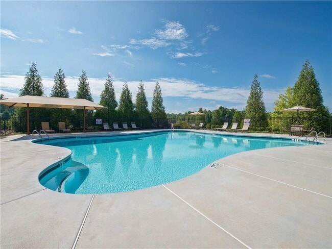 Building Photo - 4475 Donahue Ave