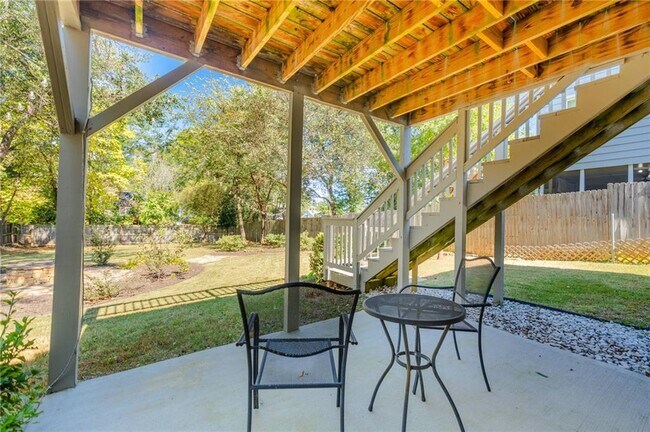 Building Photo - 1131 Winburn Dr