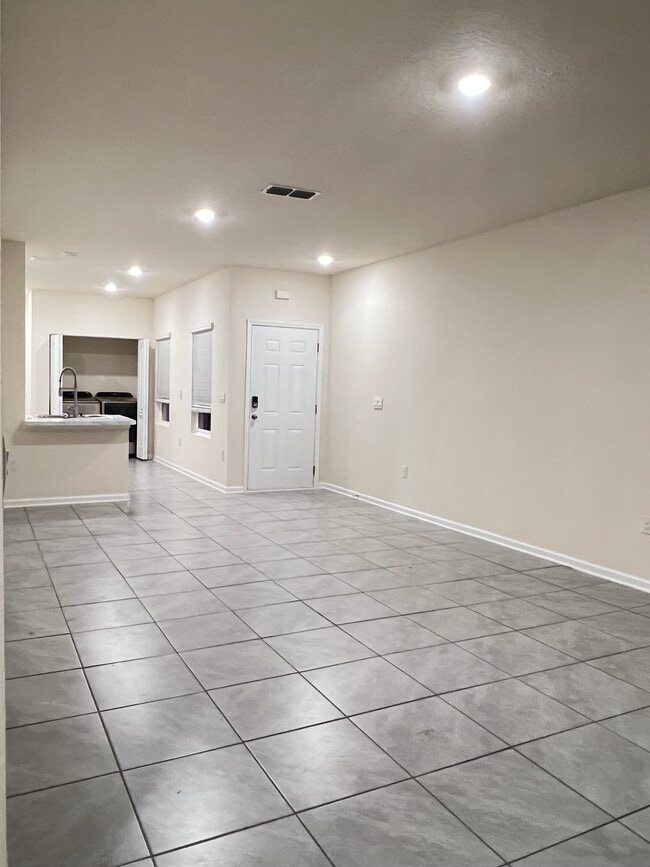 Building Photo - 9489 Star Dr