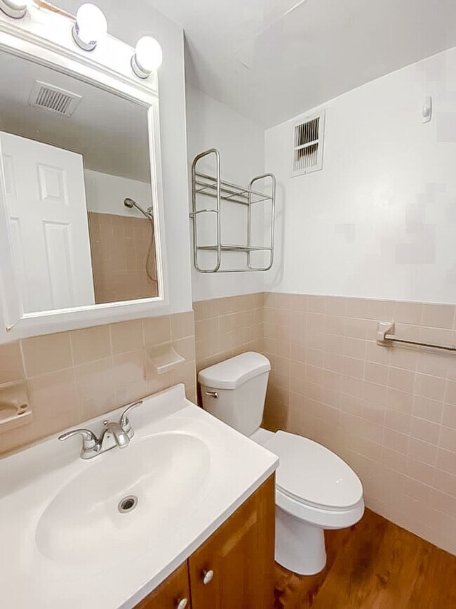 Building Photo - Beautiful 1 Bed 1 Bath Condo In Pavilion On The Park High-Rise Building In Alexandria City