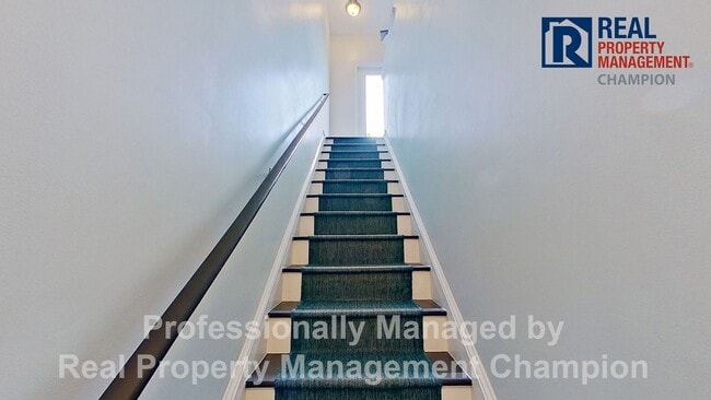 Building Photo - Spacious 3-Story Townhome in the Heart of Carolina Beach — Backs to State Park