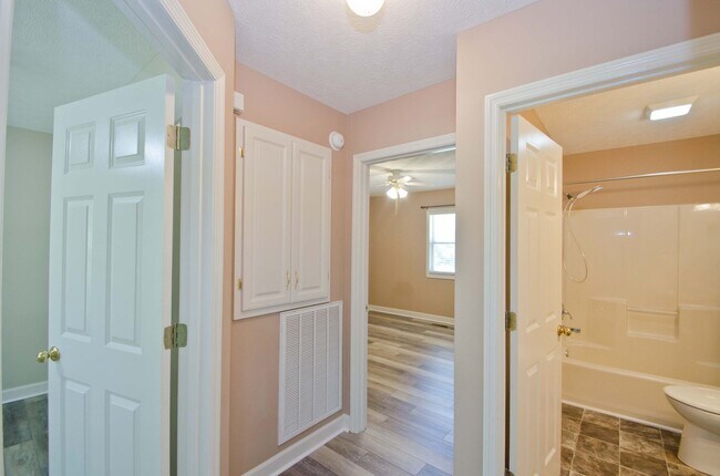 Building Photo - Lovely 3 bed 2 bath in East Limestone minutes to Athens!