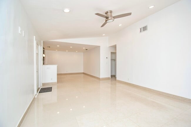 Building Photo - 21662 San Simeon Cir