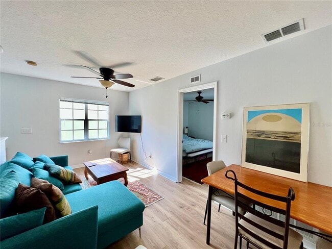 Building Photo - 16112 Loneoak View Dr