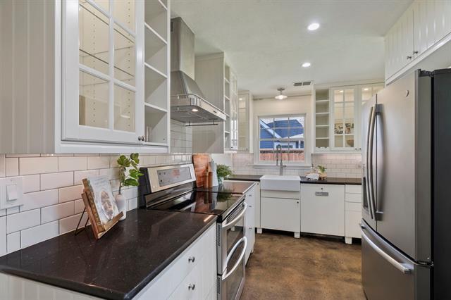 Building Photo - 5833 Victor St