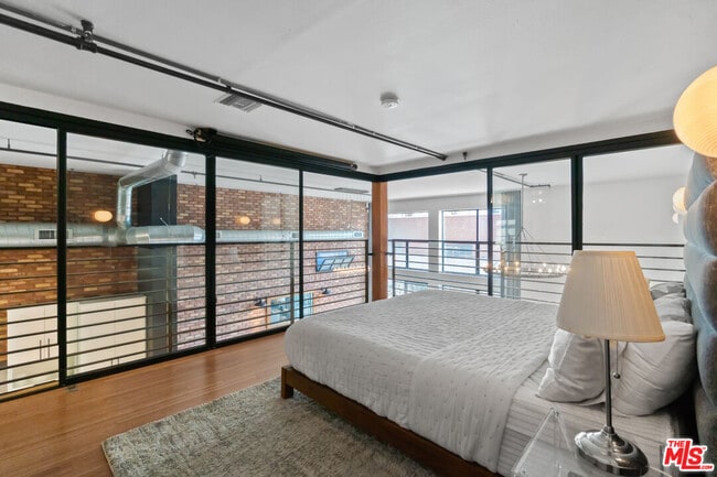 Building Photo - 4115 Glencoe Ave