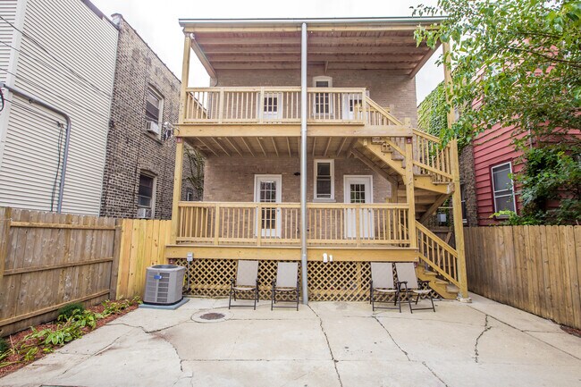 Building Photo - 2648 W Lunt Ave
