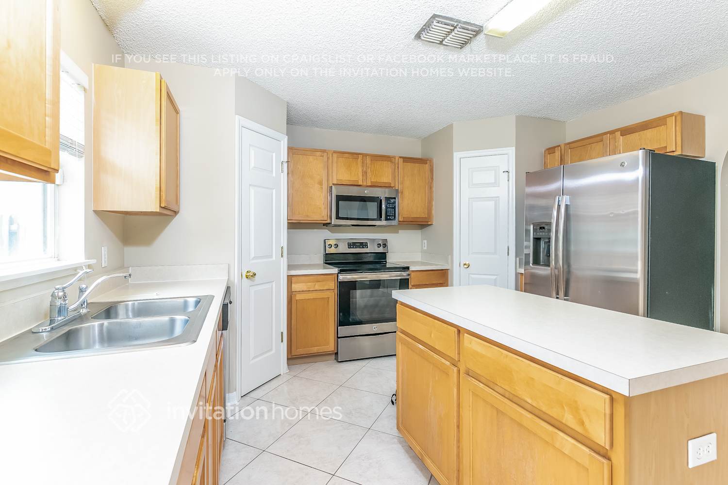 Building Photo - 1800 Brookshire Cir