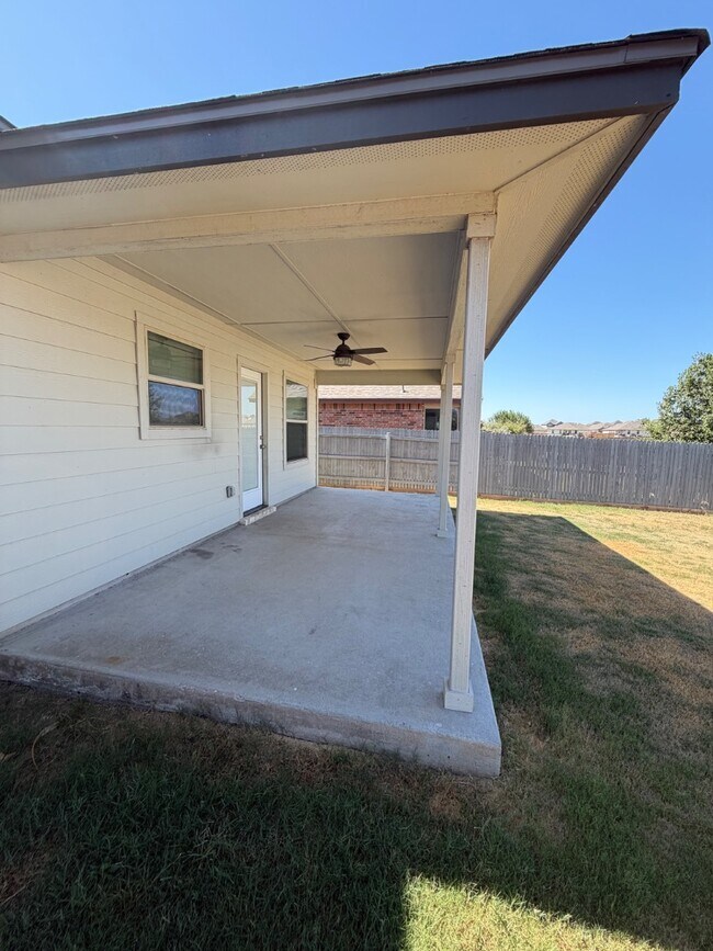 Building Photo - 1114 Emerald Gate Dr