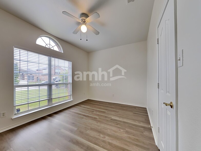 Building Photo - 10608 Cloisters Dr