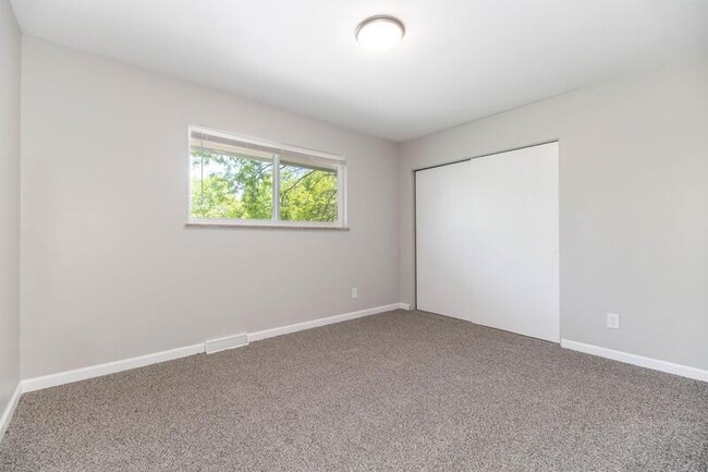 Building Photo - 1613 Fenton St