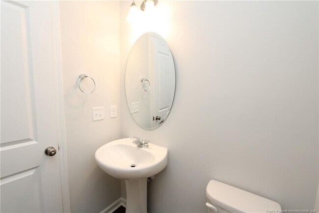 Building Photo - 510 Light Oak Wy