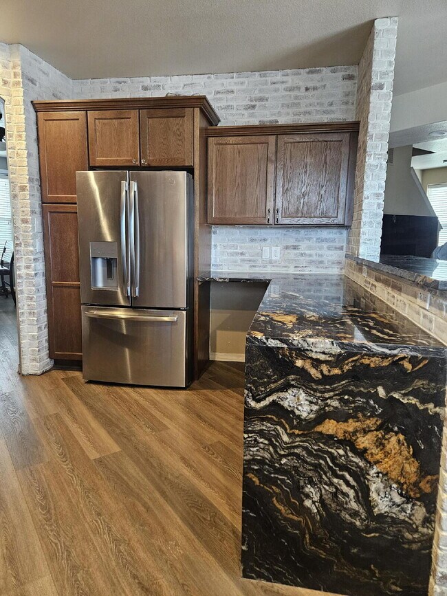 Building Photo - Beautiful 2-Story Home In Hidden River. Finished Basement. Turfed Backyard.