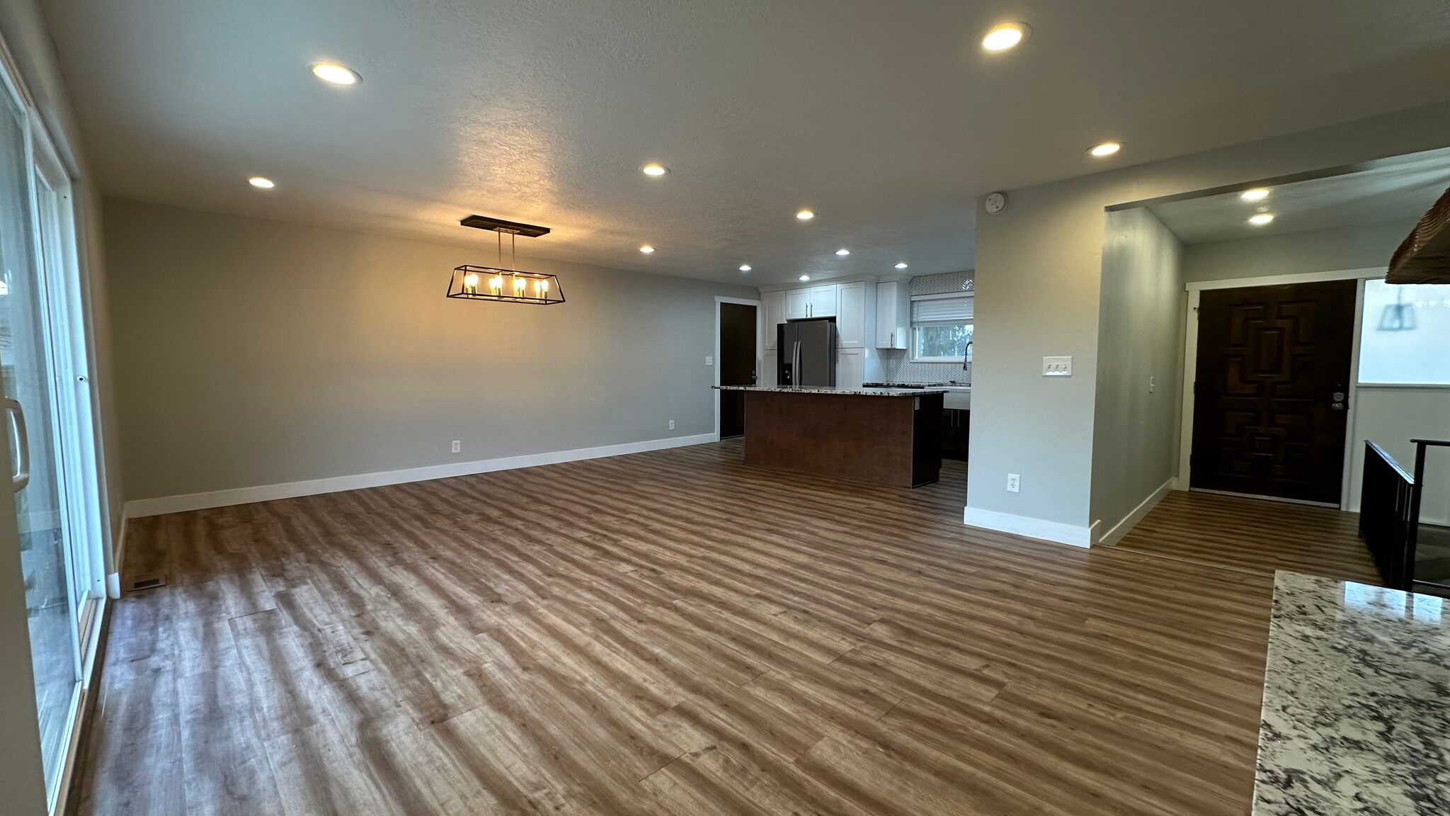 Building Photo - 894 E 840 N