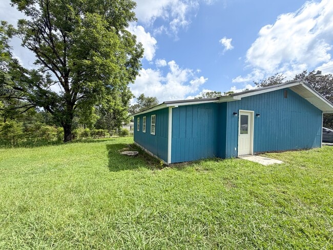 Building Photo - 3520 Oakridge Ave