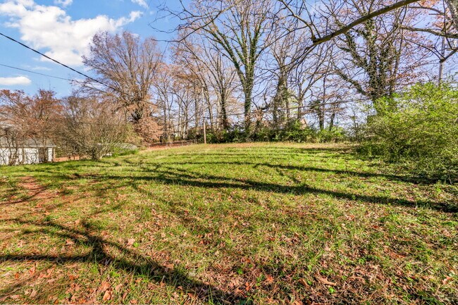 Building Photo - !!!!Fully Renovated 3 Bedroom Home in a Convenient Clarksville Location!!!!