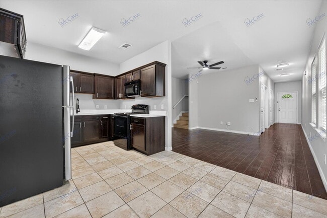 Building Photo - 912 Drexel St