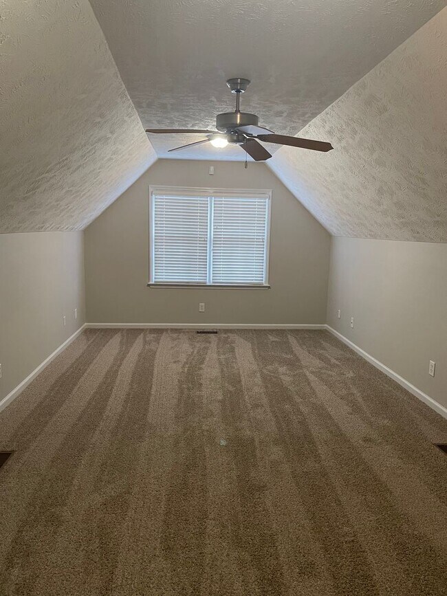 Building Photo - 4 Bedroom Ranch near Fort Bragg