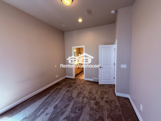 Building Photo - 7535 Vinci Pl