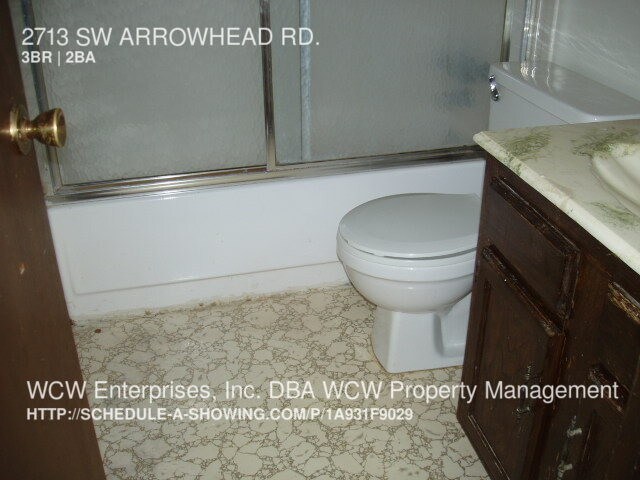 Building Photo - Great Duplex! Great Area!!!