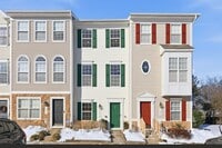 Building Photo - Unbeatable location near Lake Ridge Park and Marina, offering boating, fishing, wildlife and bird...