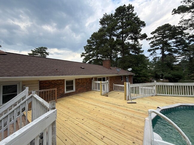 Building Photo - New Listing!!