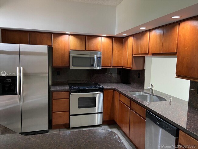 Building Photo - 3475-10 Mystic Pointe Dr