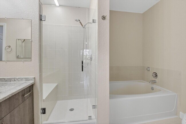 Building Photo - 1301 Belmont Pl