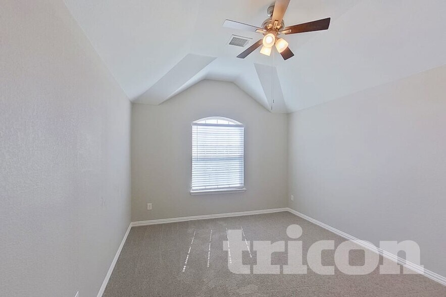 Building Photo - 131 Lake Trail Dr