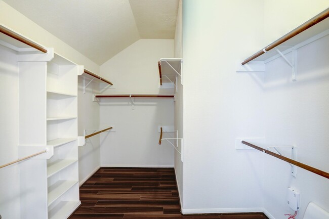 Building Photo - 7605 Waterlilly Ln