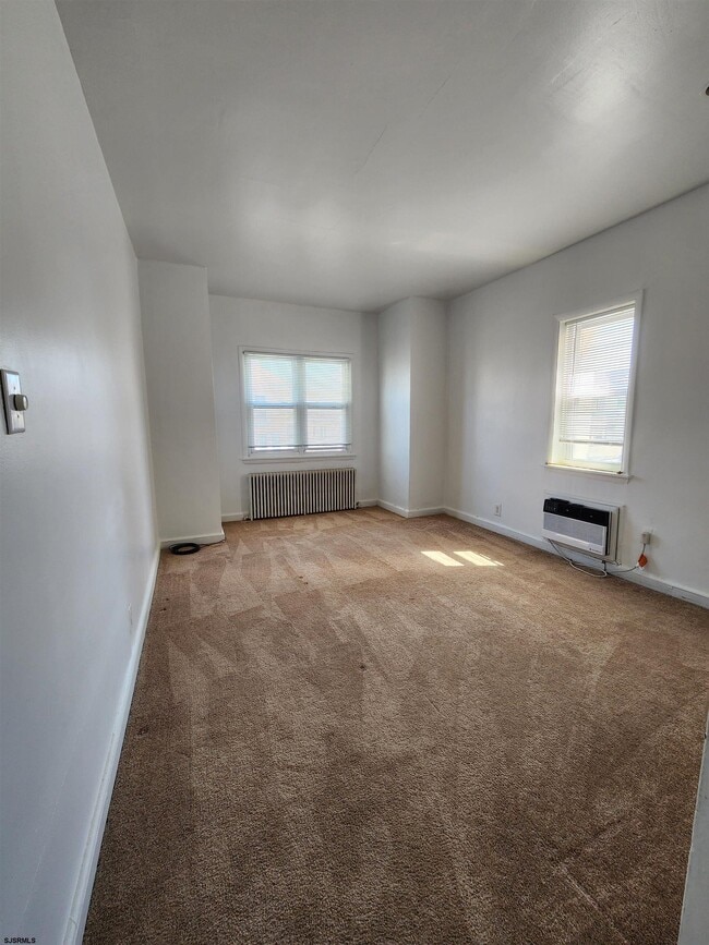 Building Photo - 19 S Weymouth Ave