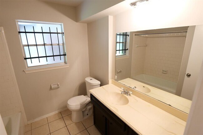 Building Photo - 13314 Ensley Wood Dr